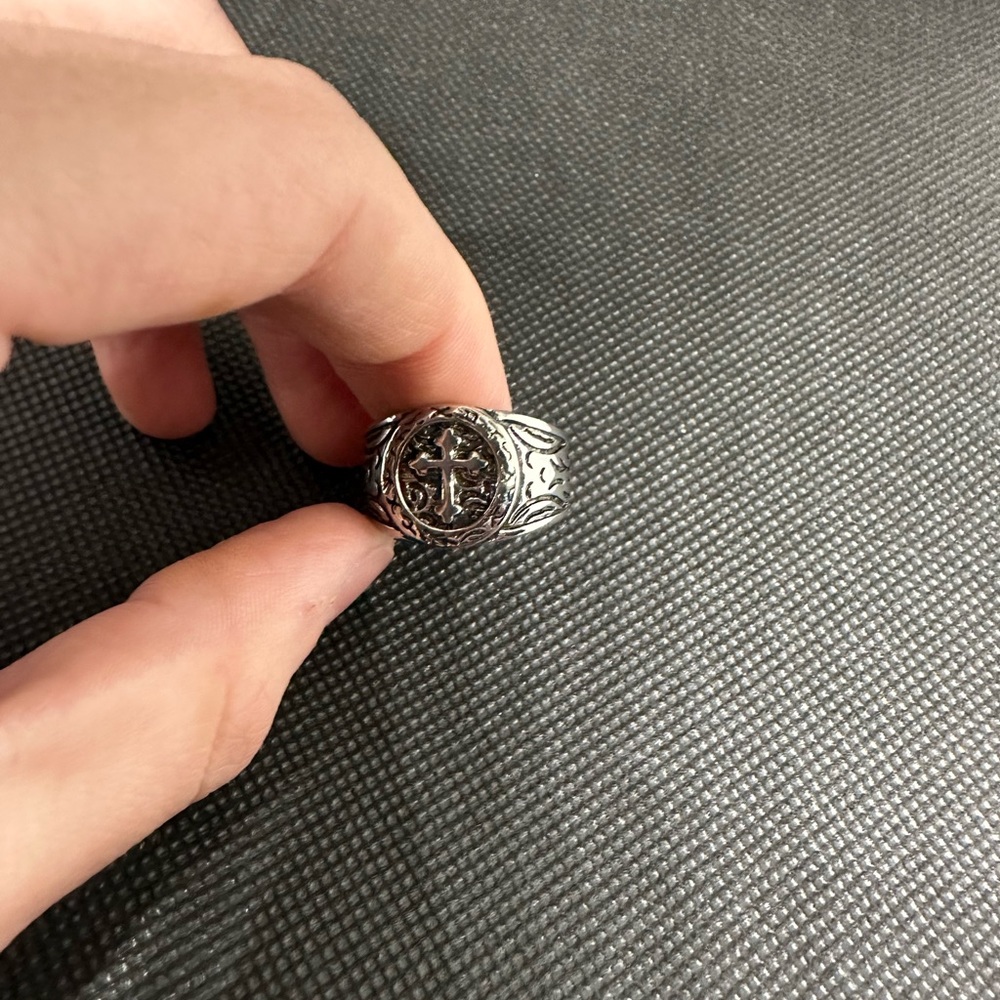 Chrome hearts look alike ring (Adjustable sizing)
